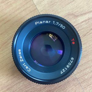 Contax Carl Zeiss Planar T* 50mm f/1.7 MF Lens C/Y Mount